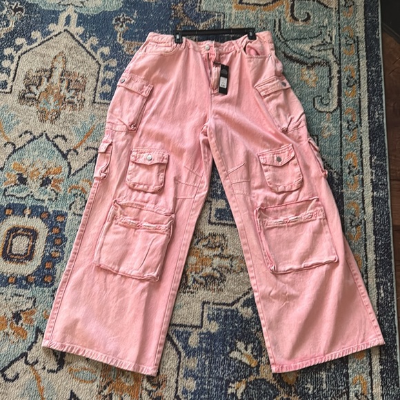 Fashionnova Lily cargo jeans -pink - Picture 6 of 9